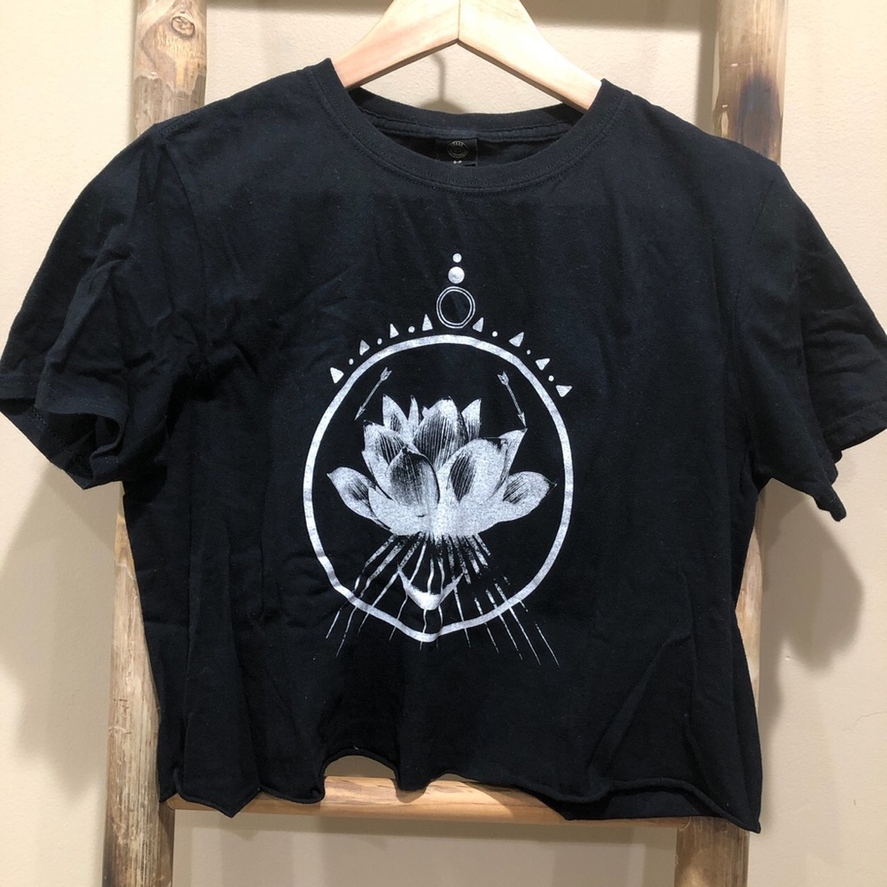 Cropped short sleeve
